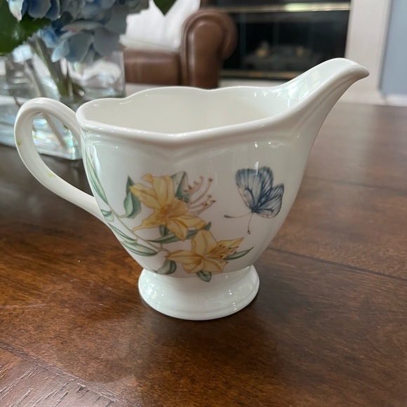 Lenox butterfly meadow brand new creamer. - Picture 4 of 9